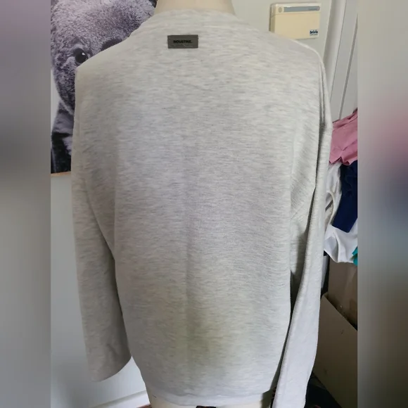 Industrie basic sweater size small - Picture 6 of 10